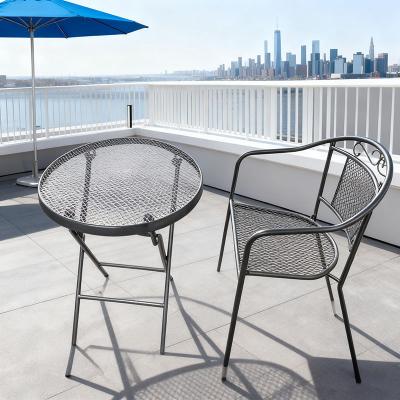 Mesh table and chairs